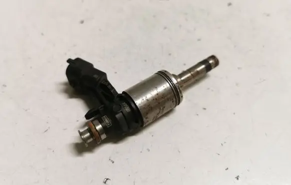 Ford Mustang VI Fuel injector FJ7E9F593DB