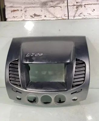 Mitsubishi L200 Radio/GPS head unit trim MN179800ZZ