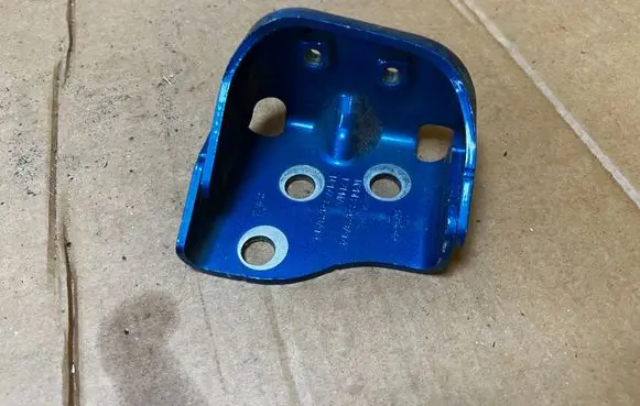 Ford Bronco Tailgate/trunk/boot hinge M2DBS429A14
