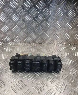 Mercedes-Benz Vaneo W414 A set of switches 1688203810 33011101