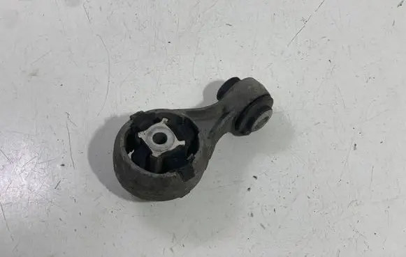 Engine mount bracket