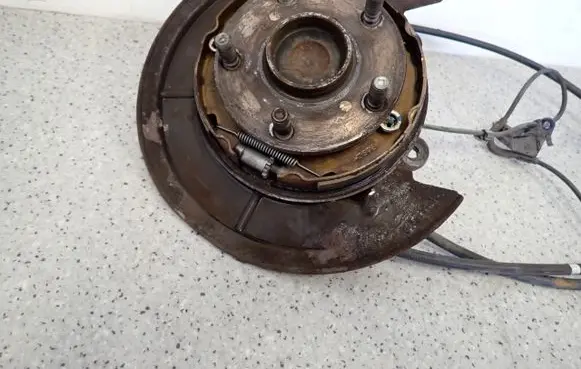 Toyota Corolla Verso AR10 Front wheel hub spindle knuckle