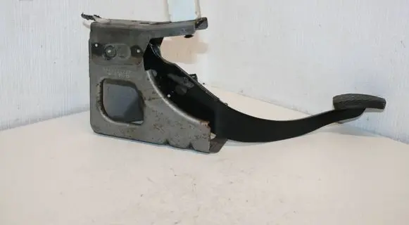 Dodge Caliber Brake pedal 05105522AF 56045043AG