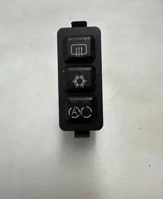 BMW 5 E34 Windscreen/window heater switch 1391767 03051010 6131