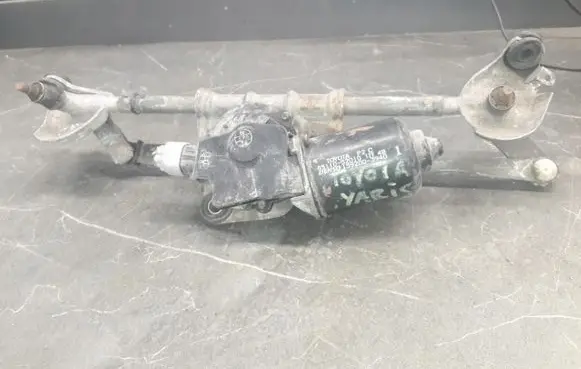 Toyota Yaris Front wiper linkage 