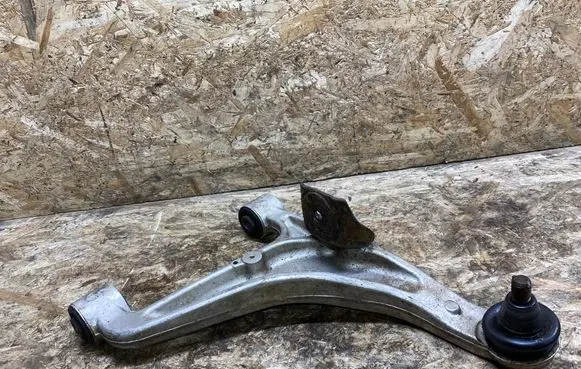 Infiniti G37 Rear control arm