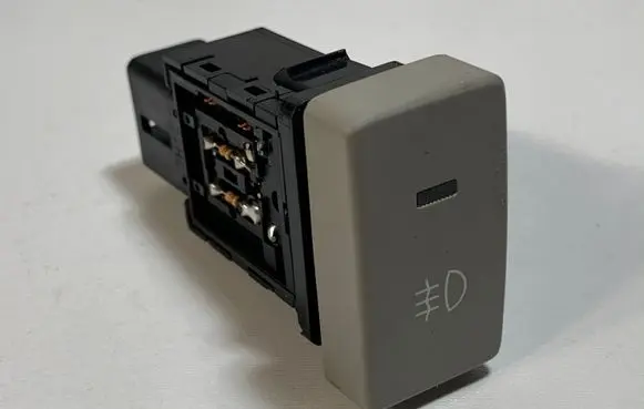 Fog light switch