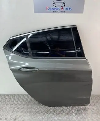 Opel Astra K Rear door