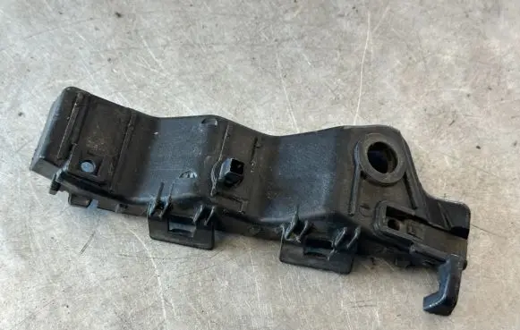 Hyundai Santa Fe Front bumper mounting bracket 865142W000