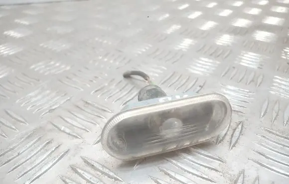 Volkswagen PASSAT B5.5 Front fender indicator light 1J094911