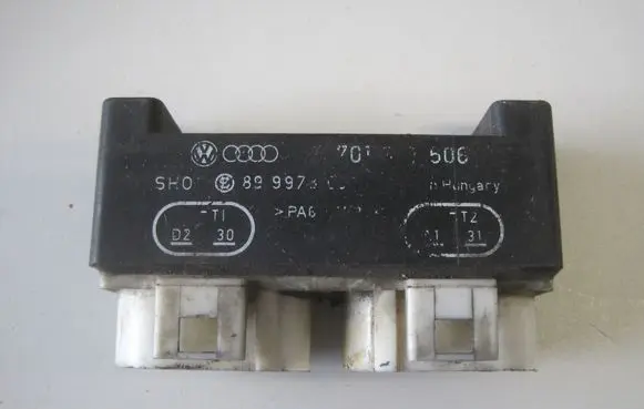 Volkswagen Multivan T4 Coolant fan relay 701919506