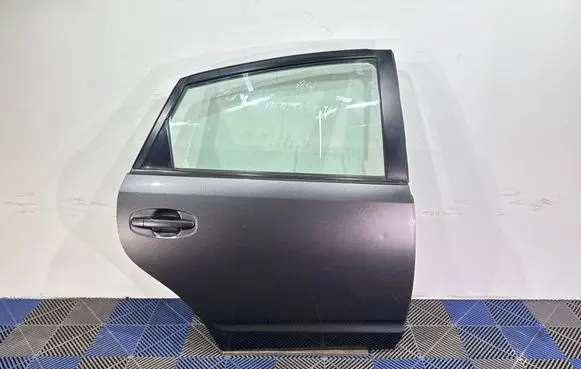 Toyota Prius (XW20) Rear door 