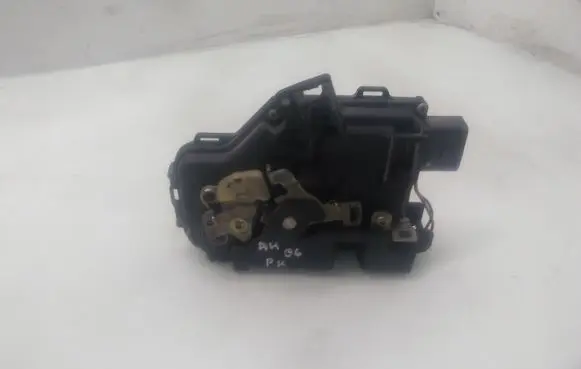 Audi A4 S4 B6 8E 8H Front door lock 4B1837015B