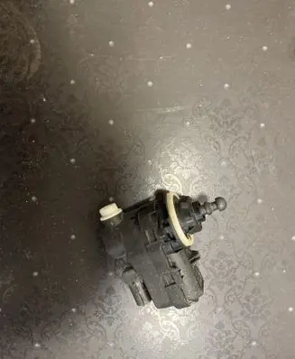 Toyota Yaris Headlight level adjustment motor 90013783
