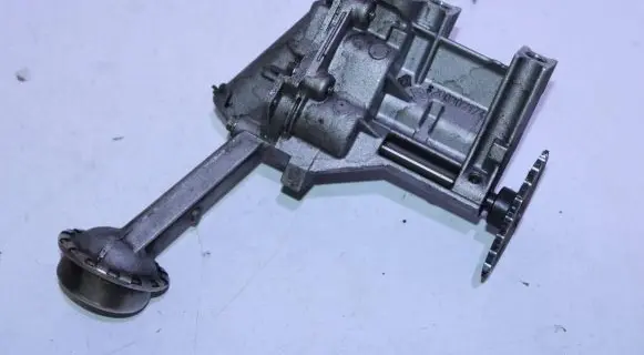 Renault Megane III Oil pump 8200307174
