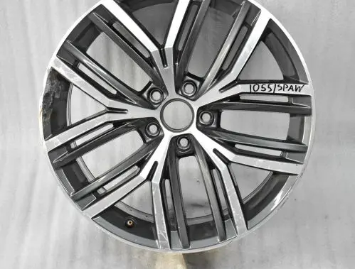 Volkswagen Passat Alltrack R19 alloy rim 