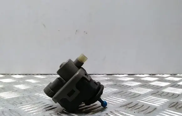 Headlight level adjustment motor