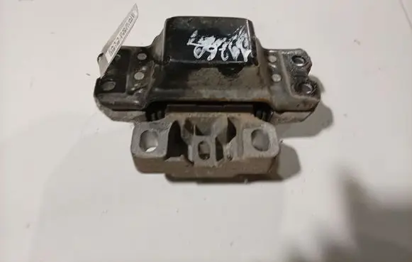 Volkswagen Jetta V Engine mount bracket 1K0129525