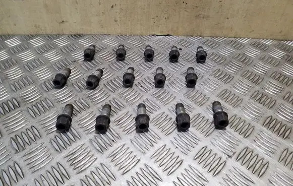 Nuts/bolts