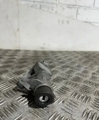Volkswagen Golf IV Ignition lock 4B0905851C