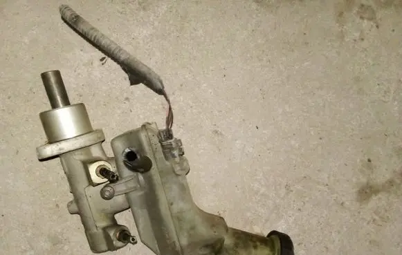 Renault Modus Master brake cylinder 8200129956