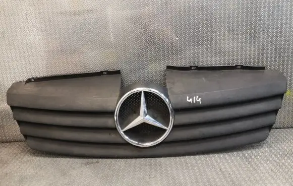 Quarter panel pressure vent