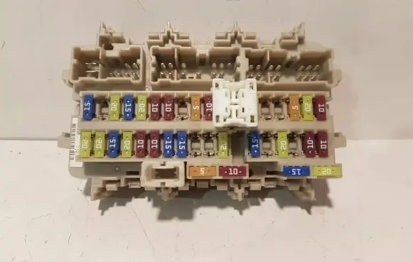 Renault Kadjar Fuse module 243808901R