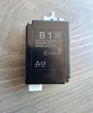 Lexus ES 250 - 300 - 330 Other devices 897B033311