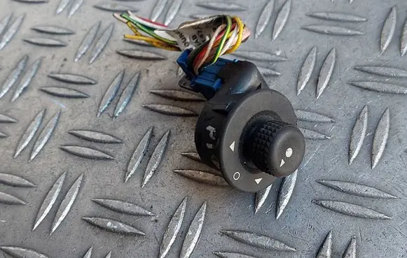 Citroen Xsara Picasso Wing mirror switch