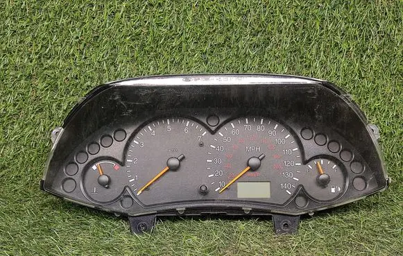 Ford Focus Speedometer (instrument cluster) 98AB10849DJ