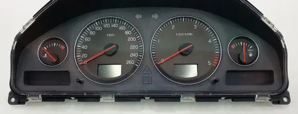 Volvo V70 Speedometer (instrument cluster) 30746102