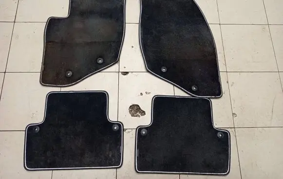 Volvo V70 Car floor mat set 