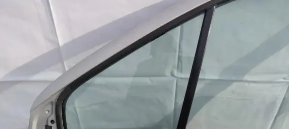 Renault Scenic I Front door vent window glass four-door 