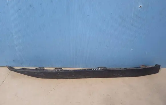 Front bumper lip
