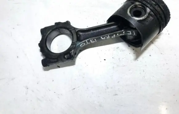 Fiat Tempra Piston with connecting rod