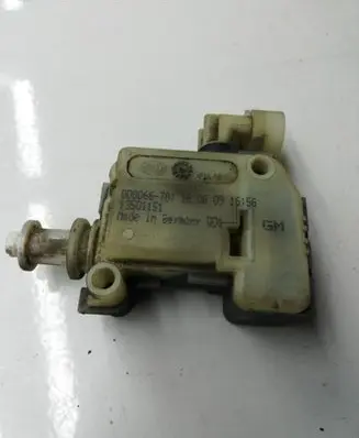 Fuel tank cap lock motor