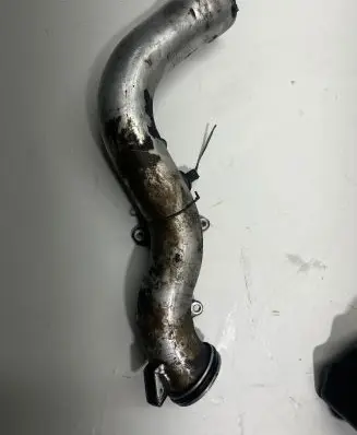 Coolant pipe/hose