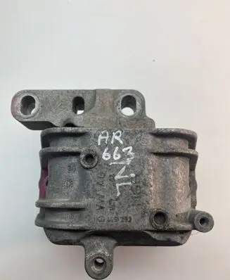 Skoda Octavia Mk2 (1Z) Engine mount bracket 1K0199262