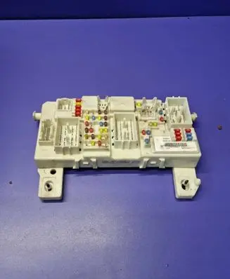 Ford Kuga I Fuse box set 7M5T14A073JF
