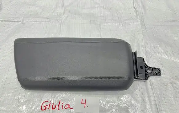 Alfa Romeo Giulia Armrest