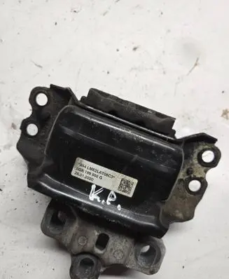 Volkswagen Tiguan Allspace Engine mount bracket 5QA199555G 28012020