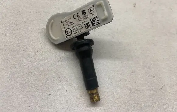 Mercedes-Benz Vito Viano W447 Tire pressure sensor 10r052419 0782817