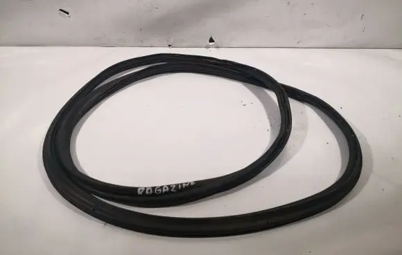 BMW 3 E90 E91 Loading door rubber seal (on body) 706063909