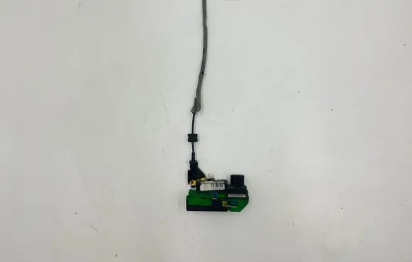 Volvo XC90 Front door lock 30663044