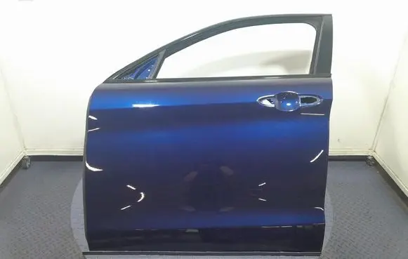 Alfa Romeo Stelvio Front door