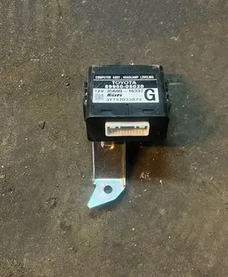 Toyota Avensis T250 Light module LCM 3560016337 8996005020 3YT97033879