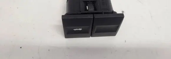 Ford Mondeo Mk III Tailgate opening switch 1S7T19B514SS