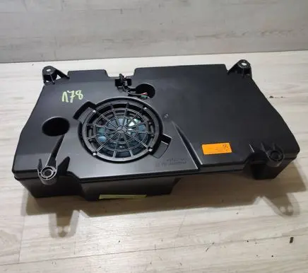 Mercedes-Benz CLA C117 X117 W117 Subwoofer speaker A2468200002