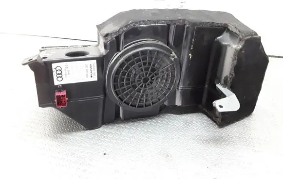 Audi A6 S6 C5 4B Subwoofer speaker 4B9035382