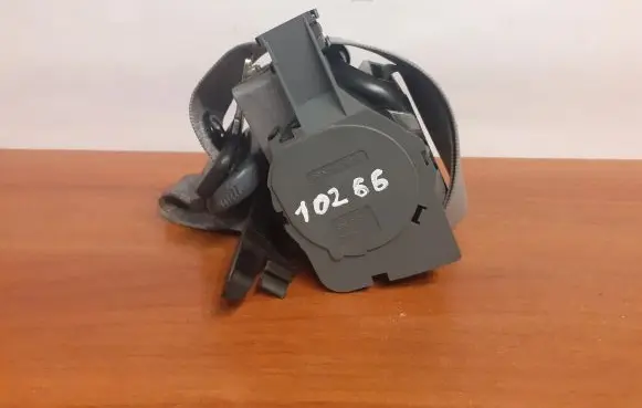 Mercedes-Benz CLK A208 C208 Front seatbelt 10266 560490211